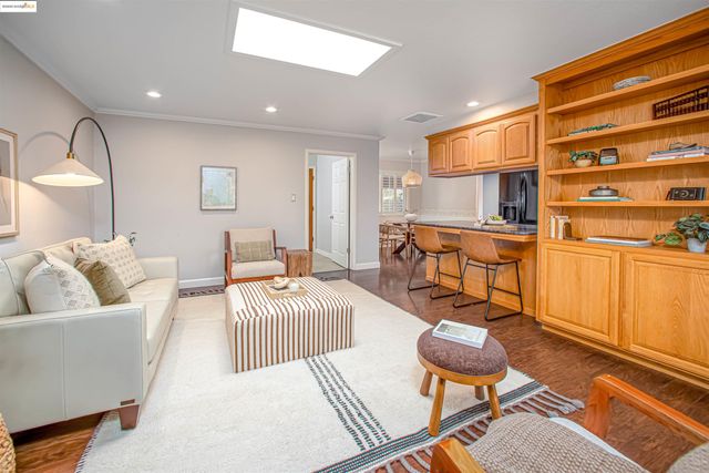 7036 13Th St, Sacramento, CA 95831