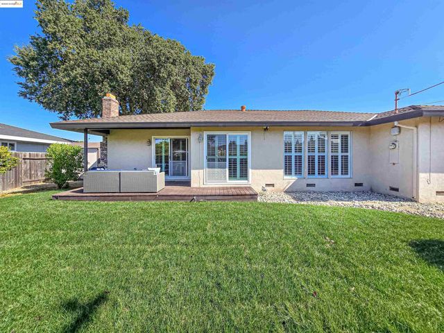 7036 13Th St, Sacramento, CA 95831