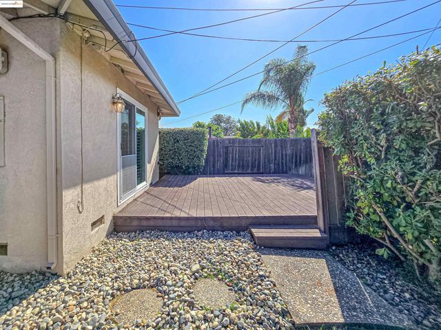 7036 13Th St, Sacramento, CA 95831