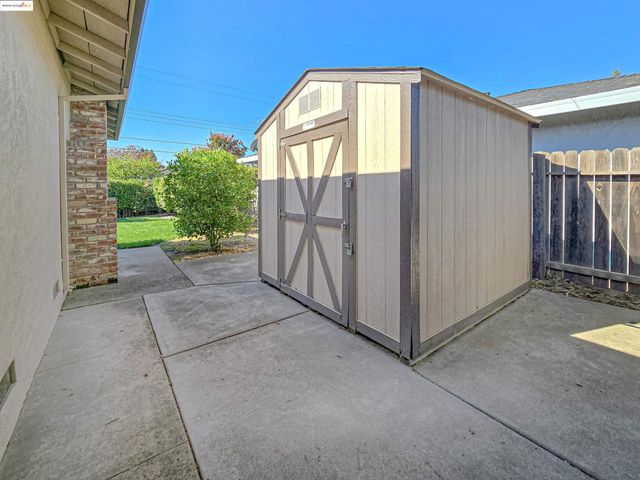 7036 13Th St, Sacramento, CA 95831