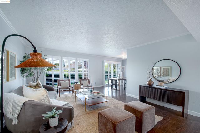 7036 13Th St, Sacramento, CA 95831