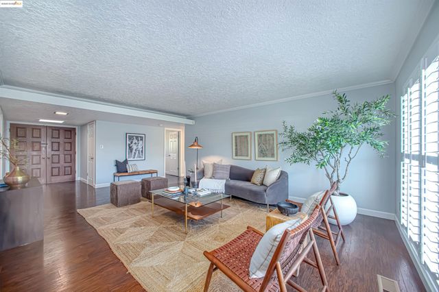 7036 13Th St, Sacramento, CA 95831