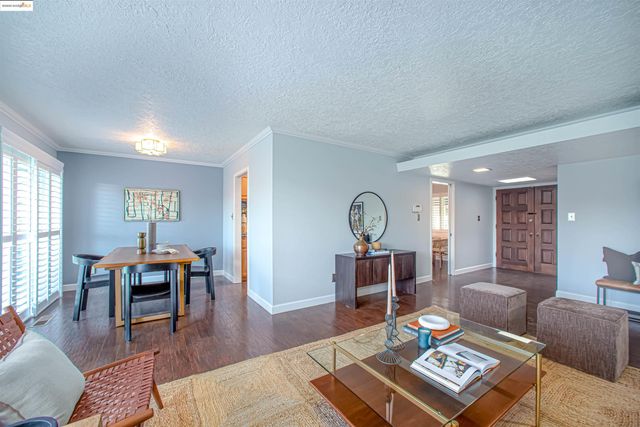 7036 13Th St, Sacramento, CA 95831