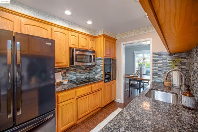 7036 13Th St, Sacramento, CA 95831