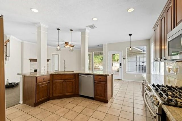 13911 Cypresswood Crossing Boulevard, Houston, TX 77070