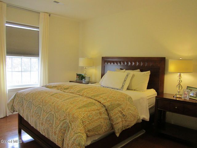 28 Governor Circle, Albany, NY 12208