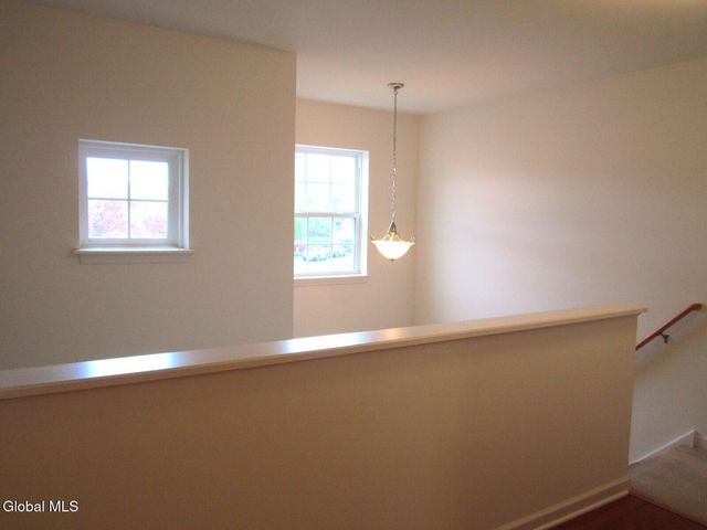 28 Governor Circle, Albany, NY 12208