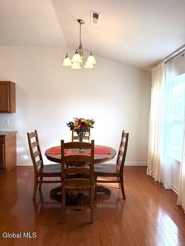 28 Governor Circle, Albany, NY 12208