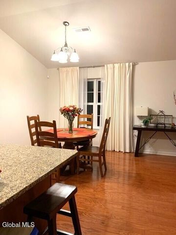 28 Governor Circle, Albany, NY 12208