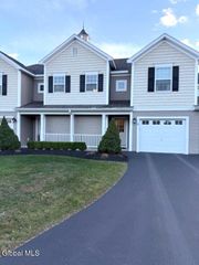 28 Governor Circle, Albany, NY 12208