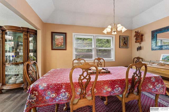 1806 Mayfair Drive, Omaha, NE 68144