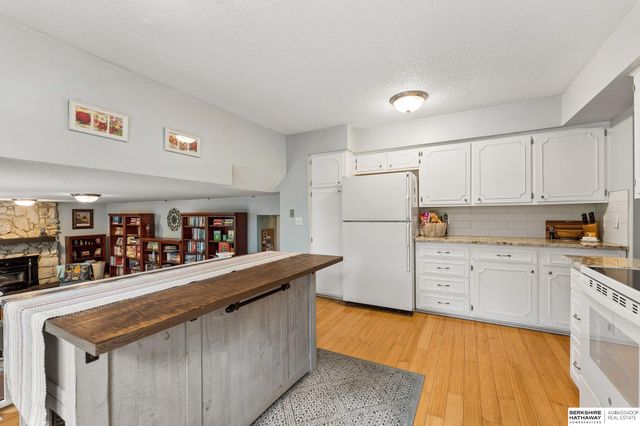 1806 Mayfair Drive, Omaha, NE 68144