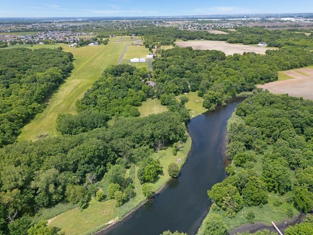 26010 W Airport Road, Minooka, IL 60447