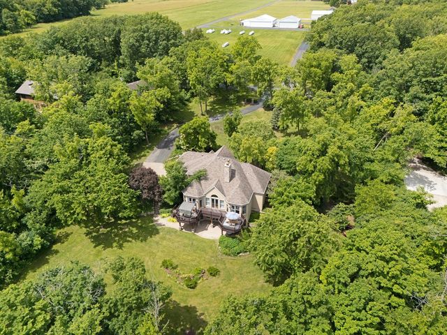 26010 W Airport Road, Minooka, IL 60447