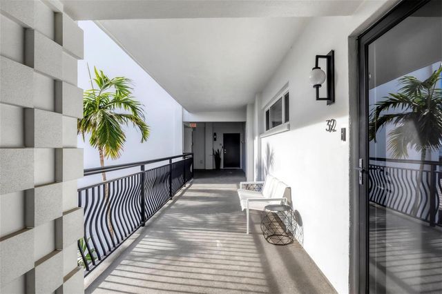 226 GOLDEN GATE POINT 32, Sarasota, FL 34236