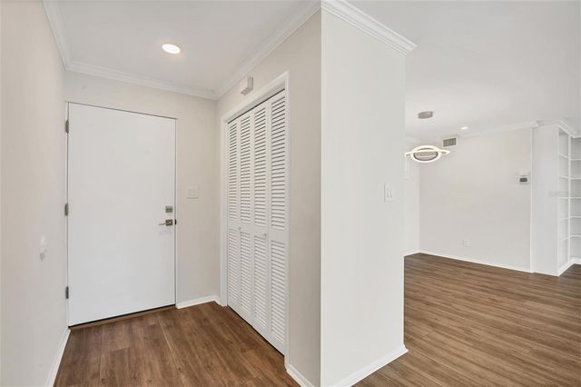 226 GOLDEN GATE POINT 32, Sarasota, FL 34236