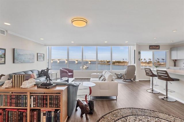 226 GOLDEN GATE POINT 32, Sarasota, FL 34236