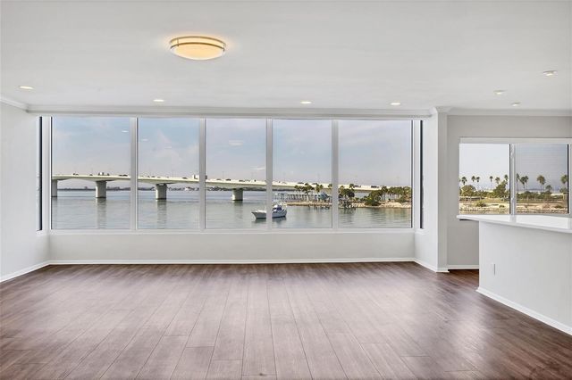 226 GOLDEN GATE POINT 32, Sarasota, FL 34236