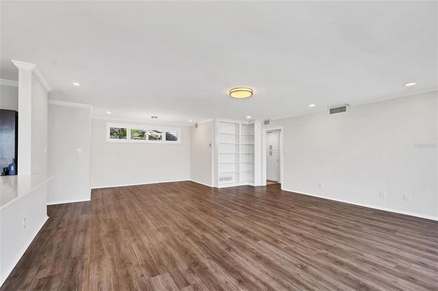 226 GOLDEN GATE POINT 32, Sarasota, FL 34236