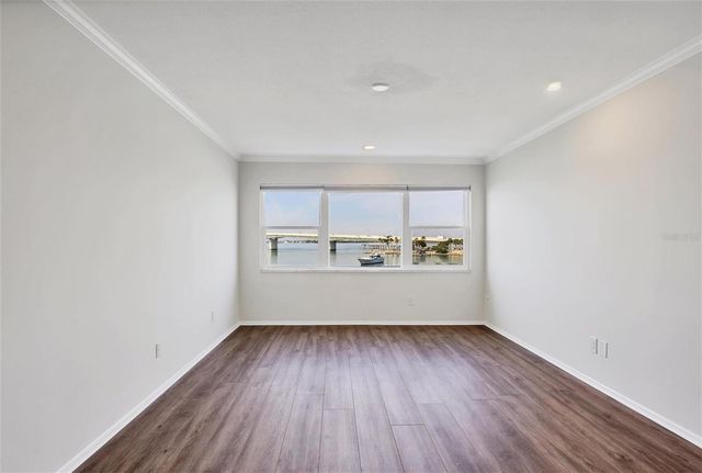 226 GOLDEN GATE POINT 32, Sarasota, FL 34236