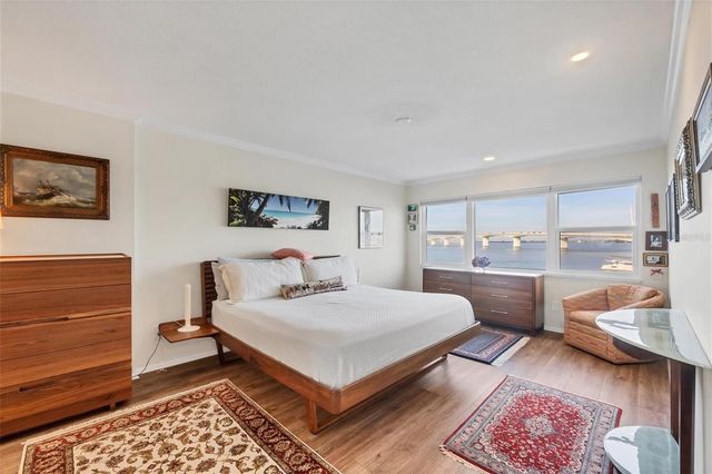 226 GOLDEN GATE POINT 32, Sarasota, FL 34236