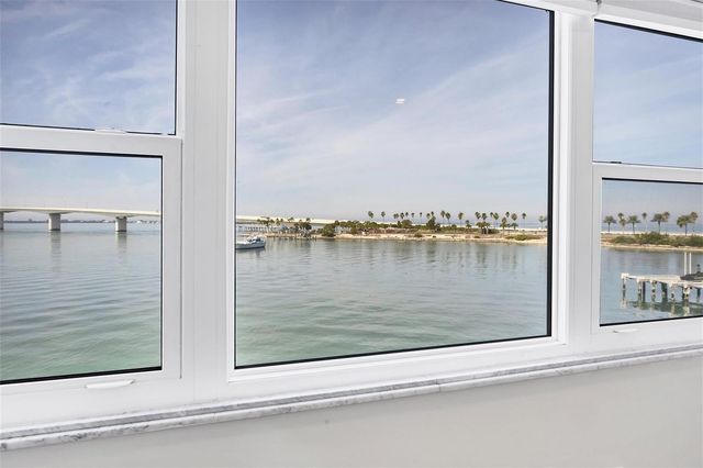 226 GOLDEN GATE POINT 32, Sarasota, FL 34236