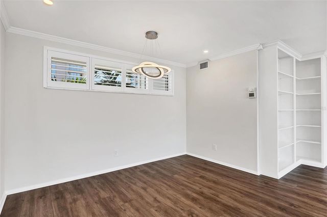 226 GOLDEN GATE POINT 32, Sarasota, FL 34236