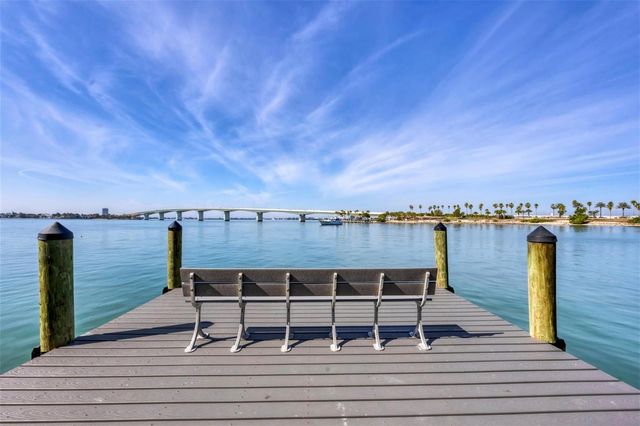 226 GOLDEN GATE POINT 32, Sarasota, FL 34236