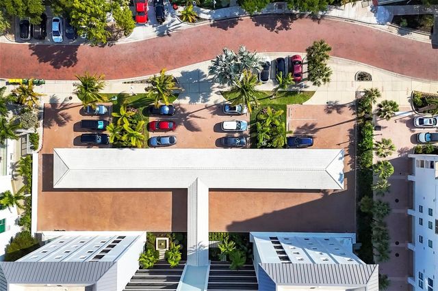 226 GOLDEN GATE POINT 32, Sarasota, FL 34236