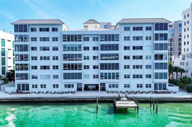 226 GOLDEN GATE POINT 32, Sarasota, FL 34236