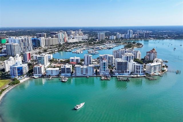 226 GOLDEN GATE POINT 32, Sarasota, FL 34236
