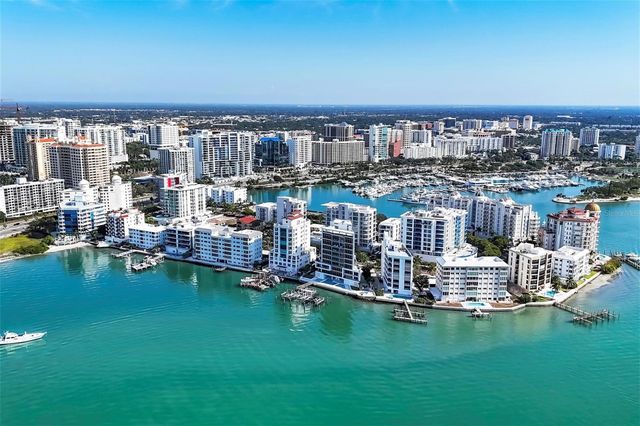 226 GOLDEN GATE POINT 32, Sarasota, FL 34236