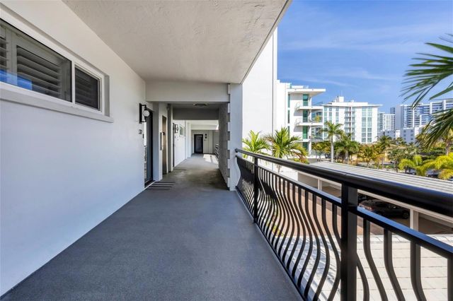 226 GOLDEN GATE POINT 32, Sarasota, FL 34236