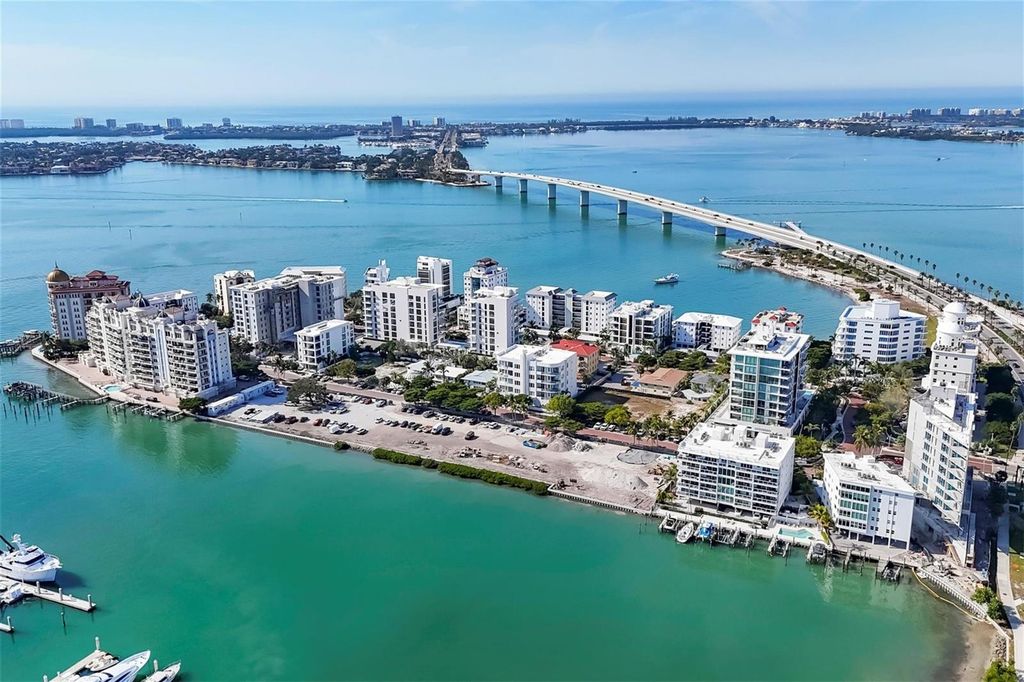 226 GOLDEN GATE POINT 32, Sarasota, FL 34236