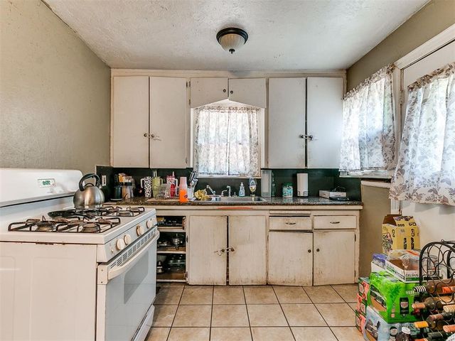 1137 Carverdale Drive, Oklahoma City, OK 73117