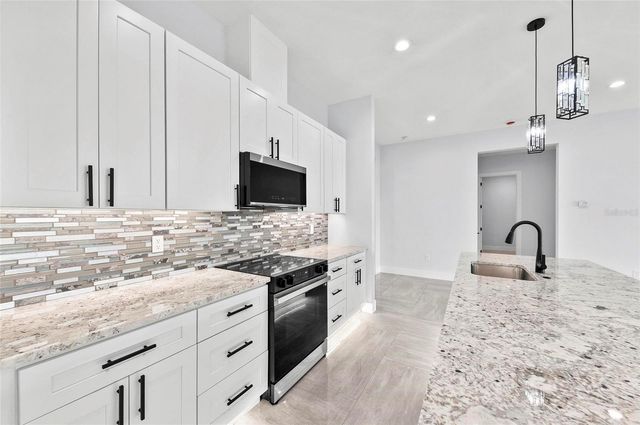 9225 RAES CREEK PLACE, Palmetto, FL 34221