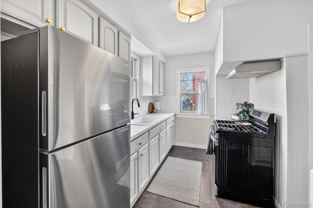 2826 3rd Street, Wyandotte, MI 48192