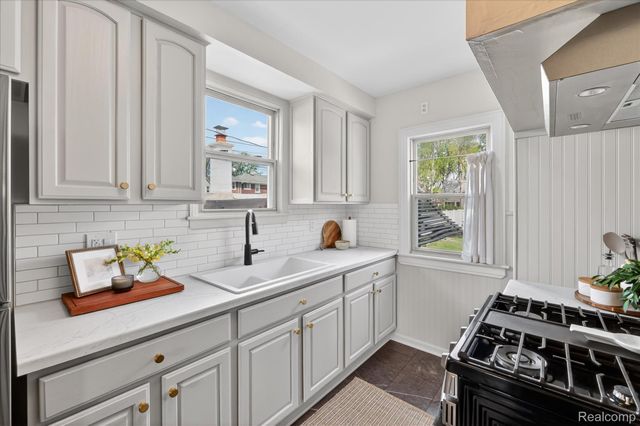 2826 3rd Street, Wyandotte, MI 48192