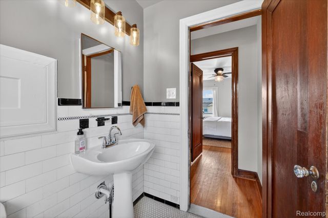 2826 3rd Street, Wyandotte, MI 48192