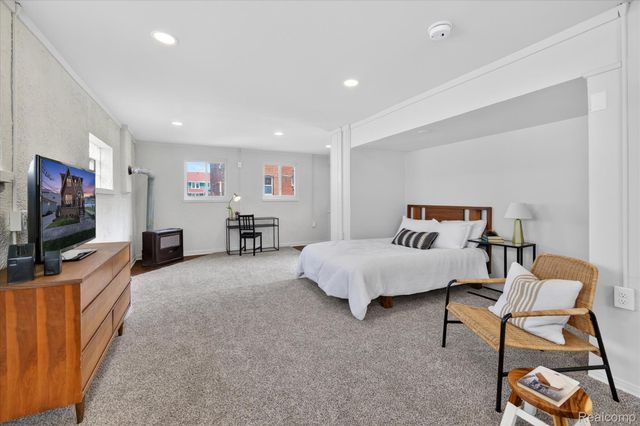 2826 3rd Street, Wyandotte, MI 48192