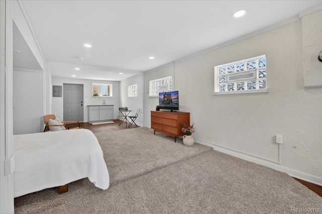 2826 3rd Street, Wyandotte, MI 48192