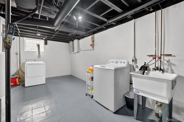 2826 3rd Street, Wyandotte, MI 48192