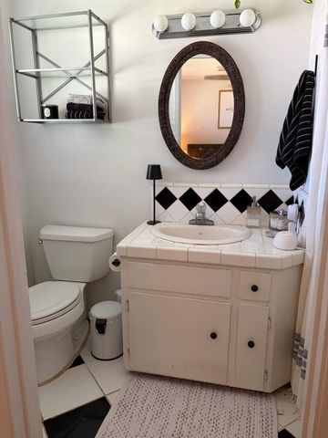 168 W Indianapolis Avenue, Clovis, CA 93612