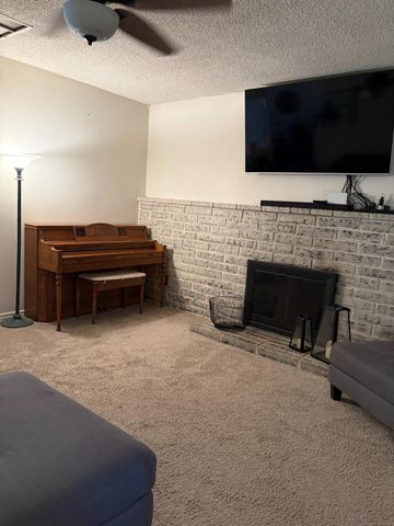 168 W Indianapolis Avenue, Clovis, CA 93612