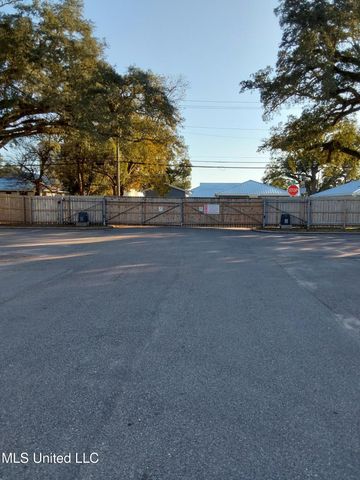 1120 A Century Oaks Drive, Gulfport, MS 39507