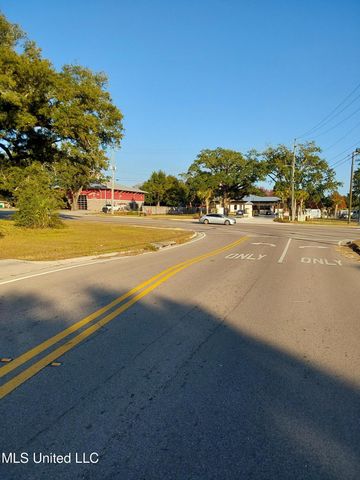 1120 A Century Oaks Drive, Gulfport, MS 39507