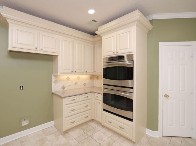 16001 Kevindale Court, Houston, TX 77040