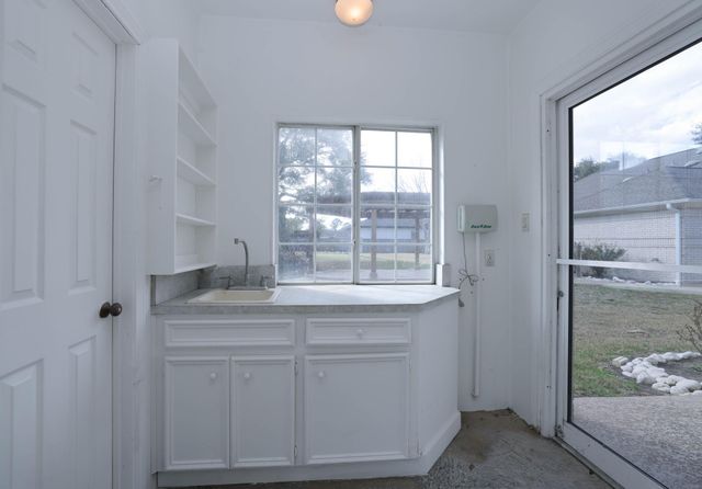 16001 Kevindale Court, Houston, TX 77040