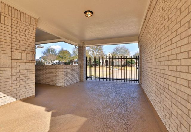 16001 Kevindale Court, Houston, TX 77040