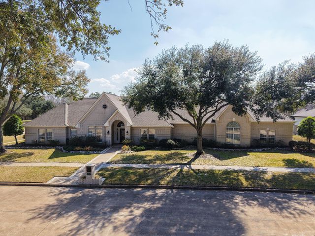 16001 Kevindale Court, Houston, TX 77040